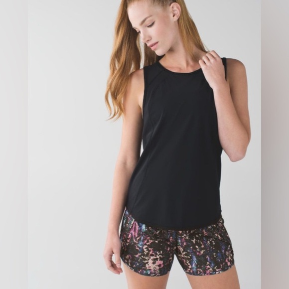 lululemon athletica Pants - lululemon athletica Run Times Athletic Shorts size 8 EUC